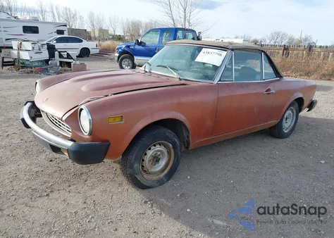 1977 Fiat 124 Spider from USA, damaged, VIN 124CS10118260